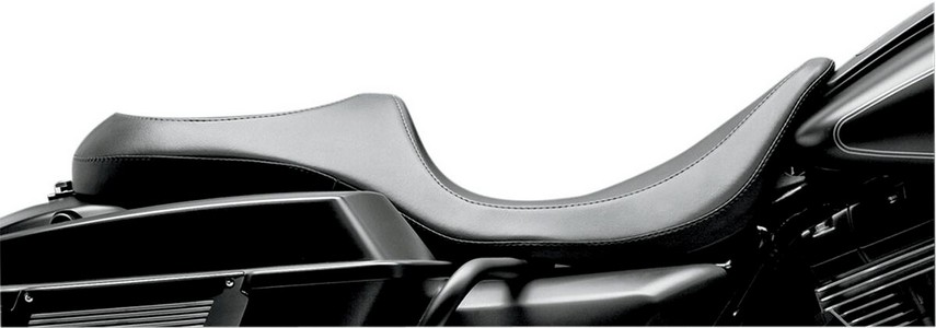 Le Pera Seat Villian Two-Up Smooth Black Seat Villian 08-19 Flt i gruppen Reservdelar & Tillbehr / Ram och chassidelar / Sadlar / Sadlar Touring hos Blixt&Dunder AB (08010475)