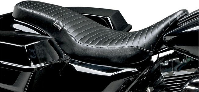 Le Pera Seat Cobra Full-Length Pleated Black Seat Cobra Pltd Fl 08-19 i gruppen Reservdelar & Tillbehr / Ram och chassidelar / Sadlar / Sadlar Touring hos Blixt&Dunder AB (08010610)