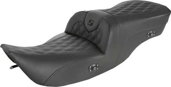 Saddlemen 2-Up Heated Seat Road Sofa Ls Heated Front|Rear Leather|Sadd i gruppen Reservdelar & Tillbehr / Ram och chassidelar / Sadlar / Saddlemen hos Blixt&Dunder AB (08010969)