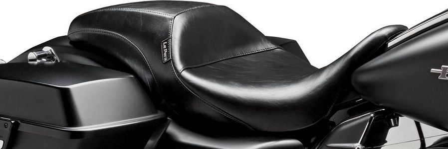 Le Pera Seat Outcast Smooth Full-Length Black Seat Outcast 08-19 i gruppen Reservdelar & Tillbehr / Ram och chassidelar / Sadlar / Sadlar Touring hos Blixt&Dunder AB (08011020)