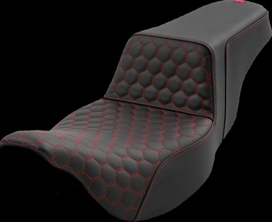 Saddlemen Step-Up Seat - Extended Reach - Red Stitch Seat Step Up Flt i gruppen Reservdelar & Tillbehr / Ram och chassidelar / Sadlar / Sadlar Touring hos Blixt&Dunder AB (08011561)