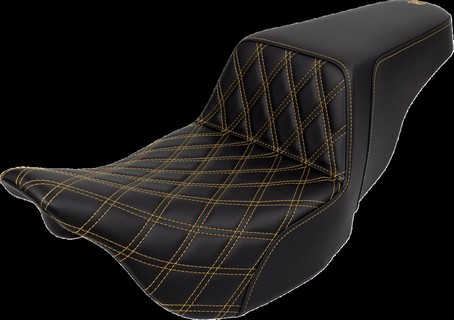 Saddlemen Step-Up Seat - Front Lattice Stitch - Gold Stitch Seat Step i gruppen Reservdelar & Tillbeh�r / Ram och chassidelar / Sadlar / Sadlar Touring hos Blixt&Dunder AB (08011571)