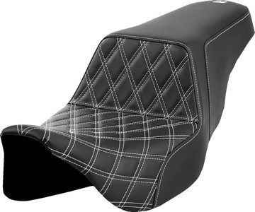 Saddlemen Step-Up Seat - Front Lattice Stitch - White Stitch Seat Step i gruppen Reservdelar & Tillbehr / Ram och chassidelar / Sadlar / Sadlar Touring hos Blixt&Dunder AB (08011575)