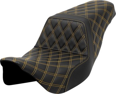 Saddlemen Step-Up Seat - Lattice Stitch - Gold Stitch Seat Step Up Ls i gruppen Reservdelar & Tillbehr / Ram och chassidelar / Sadlar / Sadlar Touring hos Blixt&Dunder AB (08011583)