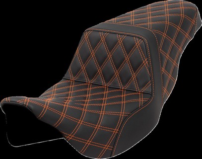 Saddlemen Step-Up Seat - Lattice Stitch - Orange Stitch Seat Step Up L i gruppen Reservdelar & Tillbehr / Ram och chassidelar / Sadlar / Sadlar Touring hos Blixt&Dunder AB (08011585)
