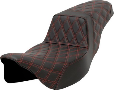 Saddlemen Step-Up Seat - Lattice Stitch - Red Stitch - Extended Reach i gruppen Reservdelar & Tillbehr / Ram och chassidelar / Sadlar / Sadlar Touring hos Blixt&Dunder AB (08011603)