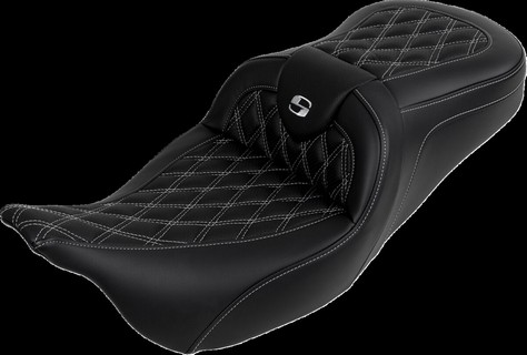 Saddlemen Seat Roadsofa Ls W/Br Silver Stitch Seat Roadsofa Ls W/Br Si i gruppen Reservdelar & Tillbehr / Ram och chassidelar / Sadlar / Sadlar Touring hos Blixt&Dunder AB (08011610)