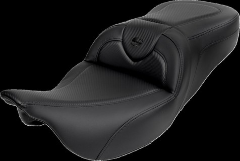 Saddlemen Seat Roadsofa Cf W/Br Black Stitch Seat Roadsofa Cf W/Br Bla i gruppen Reservdelar & Tillbehr / Ram och chassidelar / Sadlar / Sadlar Touring hos Blixt&Dunder AB (08011617)