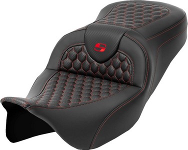 Saddlemen Roadsofa? Seat - Honeycomb - Red Stitch - Without Backrest i gruppen Reservdelar & Tillbehr / Ram och chassidelar / Sadlar / Sadlar Touring hos Blixt&Dunder AB (08011639)