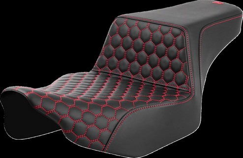 Saddlemen Step-Up Seat - Extendeded Reach - Front Honeycomb - Red Stit i gruppen Reservdelar & Tillbehr / Ram och chassidelar / Sadlar / Sadlar Touring hos Blixt&Dunder AB (08011835)