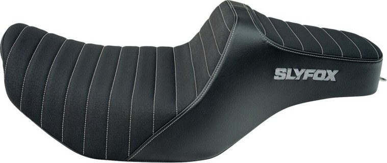 Slyfox Highnoon Seat - Vinyl - Gray Logo - Touring Cvo Seat Highnoon V i gruppen Reservdelar & Tillbehr / Ram och chassidelar / Sadlar / Sadlar Touring hos Blixt&Dunder AB (08012057)