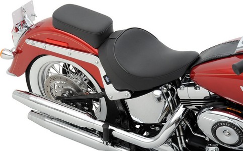 Drag Specialties Seat Standard Front With Driver Backrest Receptacle V i gruppen Reservdelar & Tillbehr / Ram och chassidelar / Sadlar / Sadlar Softail hos Blixt&Dunder AB (08020806)