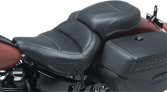 Mustang Pillion Pad Touring Stitched Seat Rr Tour Flhc 18 -19 i gruppen Reservdelar & Tillbehr / Ram och chassidelar / Sadlar / Sadlar Softail hos Blixt&Dunder AB (08021062)