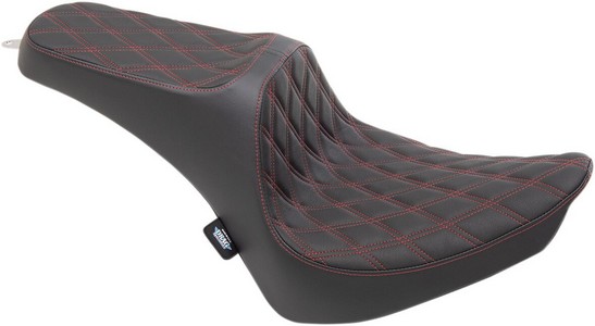 Drag Specialties Seat Pred Iii Dbldia Red Seat Pred Iii Dbldia Red i gruppen  hos Blixt&Dunder AB (08021361)