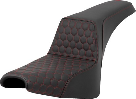 Saddlemen Seat Step Up Hc Red Stitch Seat Step Up Fxbb/Fxst 18-Up - i gruppen Reservdelar & Tillbehr / Ram och chassidelar / Sadlar / Sadlar Softail hos Blixt&Dunder AB (08021577)