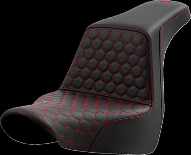 Saddlemen Seat Step Up Hc Red Stitch Seat Step Up Flsb/Fxlr 18-Up - i gruppen Reservdelar & Tillbehr / Ram och chassidelar / Sadlar / Sadlar Softail hos Blixt&Dunder AB (08021581)