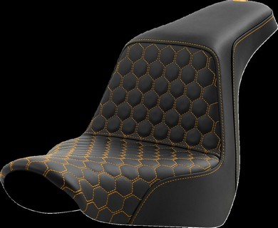 Saddlemen Seat Step Up Hc Gold Stitch Seat Step Up Flsb/Fxlr 18-Up - i gruppen Reservdelar & Tillbehr / Ram och chassidelar / Sadlar / Sadlar Softail hos Blixt&Dunder AB (08021584)
