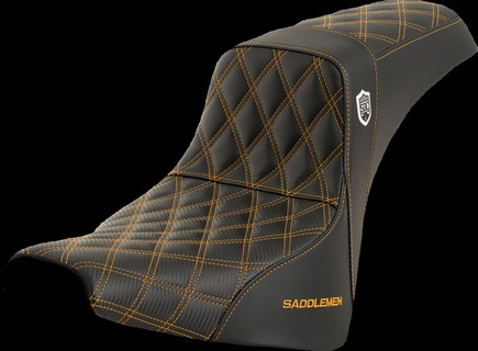Saddlemen Seat Sdc Perf Gripper Gold Stitch Seat Pro Serie Sdc Fxbb/Fx i gruppen Reservdelar & Tillbehr / Ram och chassidelar / Sadlar / Sadlar Softail hos Blixt&Dunder AB (08021604)