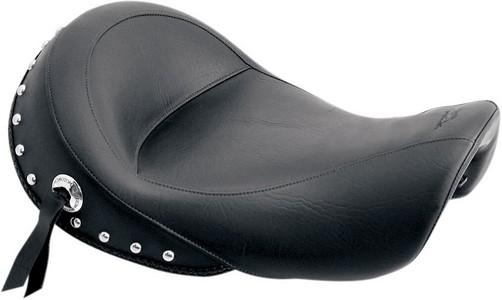 Mustang Seat Solo Studded With Conchos Seat Solo Stud 06-17 Fxd i gruppen Reservdelar & Tillbehr / Ram och chassidelar / Sadlar / Sadlar Dyna (FXD) hos Blixt&Dunder AB (08030304)