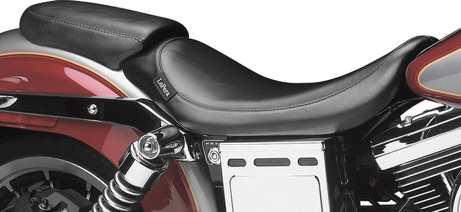 Le Pera Pillion Pad Silhouette/Bare Bones Rear Smooth Seat Bbone Pilli i gruppen Reservdelar & Tillbehr / Ram och chassidelar / Sadlar / Sadlar Dyna (FXD) hos Blixt&Dunder AB (08030320)