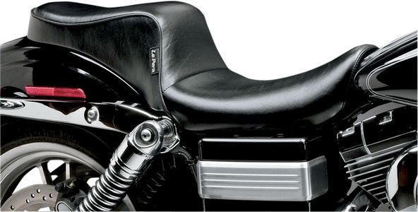 Le Pera Seat Cherokee 2-Up Smooth Black Seat Chrkee Sm Fxd 06-17 i gruppen Reservdelar & Tillbehr / Ram och chassidelar / Sadlar / Sadlar Sportster hos Blixt&Dunder AB (08030362)