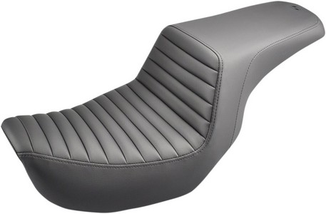 Saddlemen 2-Up Seat Step Up Front|Rear Saddlehyde?|Saddlegel? Black Se i gruppen Reservdelar & Tillbehr / Ram och chassidelar / Sadlar / Saddlemen hos Blixt&Dunder AB (08030527)