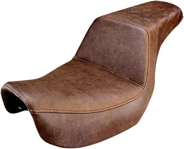 Saddlemen 2-Up Seat Step Up Front|Rear Saddlehyde? Brown Seat Stepup B i gruppen Reservdelar & Tillbehr / Ram och chassidelar / Sadlar / Saddlemen hos Blixt&Dunder AB (08030569)