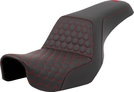 Saddlemen Seat Step Up Hc Red Stitch Seat Step Up Hc Red Stitch i gruppen Reservdelar & Tillbehr / Ram och chassidelar / Sadlar / Sadlar Dyna (FXD) hos Blixt&Dunder AB (08030717)