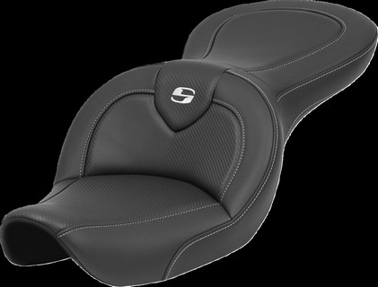 Saddlemen Explorer? Road Sofa Seat - Without Backrest - Carbon Fiber i gruppen Reservdelar & Tillbehr / Ram och chassidelar / Sadlar / Sadlar Dyna (FXD) hos Blixt&Dunder AB (08030723)