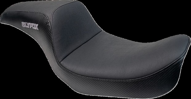 Slyfox Seat Slyfox Blk Vinyl W/Slipstp Smth Cf Gry Logo Dyna 96-03 Sea i gruppen Reservdelar & Tillbehr / Ram och chassidelar / Sadlar / Sadlar Dyna (FXD) hos Blixt&Dunder AB (08030747)