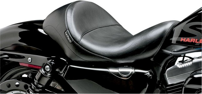 Le Pera Seat Aviator Solo Smooth Black Seat Aviator 04-19Xl 3.3 i gruppen Reservdelar & Tillbehr / Ram och chassidelar / Sadlar / Sadlar Sportster hos Blixt&Dunder AB (08040415)