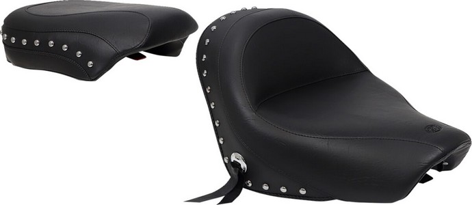 Mustang Seat One-Piece Wide Touring 2-Up Studded With Conchos Seat Wid i gruppen Reservdelar & Tillbehr / Ram och chassidelar / Sadlar / Sadlar Touring hos Blixt&Dunder AB (08100405)