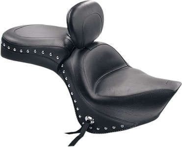 Mustang Seat Two-Piece Wide Touring 2-Up Studded With Conchos And Driv i gruppen Reservdelar & Tillbehr / Ram och chassidelar / Sadlar / Sadlar Touring hos Blixt&Dunder AB (08100507)