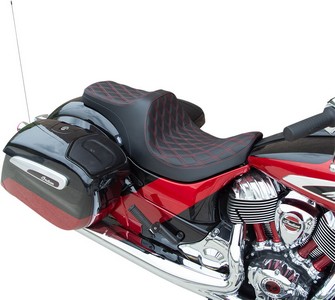 Drag Specialties Seat Prediii Frw Ddia Red Seat Prediii Frw Ddia Red i gruppen  hos Blixt&Dunder AB (08102272)