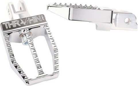 Thrashin Supply Co. Footpegs Militant M8 Softail Front Chrome Footpegs i gruppen Reservdelar & Tillbehr / Ram och chassidelar / Fotreglage / Fotpinnar hos Blixt&Dunder AB (16202615)