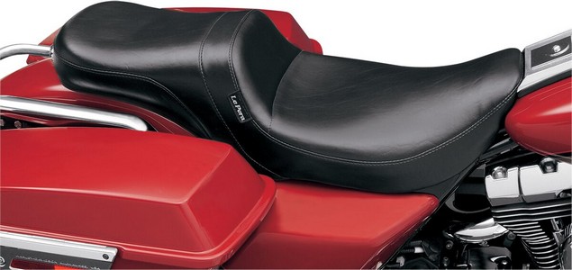 Le Pera Seat Daytona 2-Up Smooth Black 2Up Daytona 02-07 Flhr i gruppen Reservdelar & Tillbehr / Ram och chassidelar / Sadlar / Sadlar Touring hos Blixt&Dunder AB (19102158)