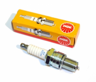 Spark plug NGK DCPR6E in the group Service parts / Maintenance / Universal / Sparkplugs at Blixt&Dunder AB (72C0108)
