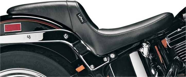 Le Pera Seat Daytona Sport 2-Up Smooth Black Dayt Spt Seat Smth84-99St i gruppen Reservdelar & Tillbehr / Ram och chassidelar / Sadlar / Sadlar Softail hos Blixt&Dunder AB (DS905924)