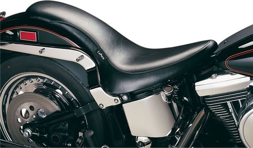 Le Pera Seat King Cobra 2-Up Smooth Black King Cobra Seat 00-05 St i gruppen Reservdelar & Tillbehr / Ram och chassidelar / Sadlar / Sadlar Softail hos Blixt&Dunder AB (DS905979)