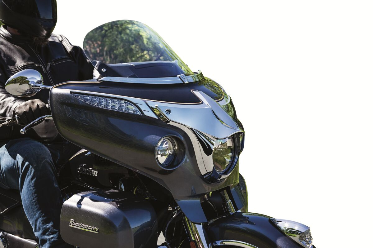 Kuryakyn Fairing Turn Signal Trim Trim Fairing Turn Signal - Ind