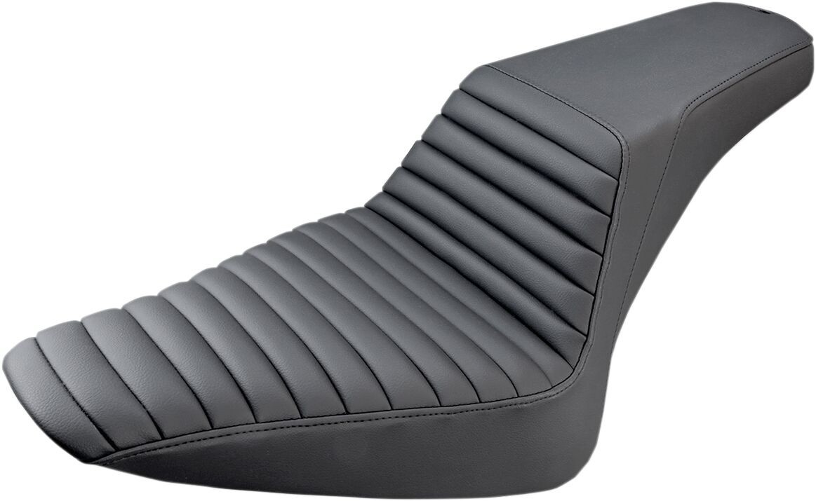 Saddlemen Seat Step Up Tuck & Roll Pleated Black Seat Step Up Tr Fls
