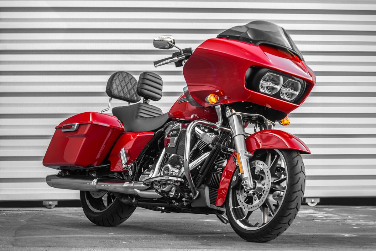 Saddlemen Tour Step Up Seat - Rider Backrest - Tuck-N-Roll - Fl '08-'2