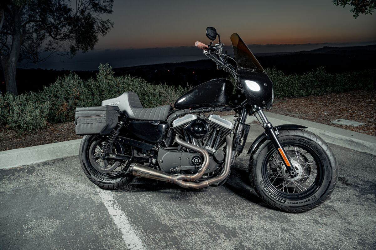 Slyfox Highnoon Seat - Vinyl - Classic Stitch - Silver Logo - Xl Seat