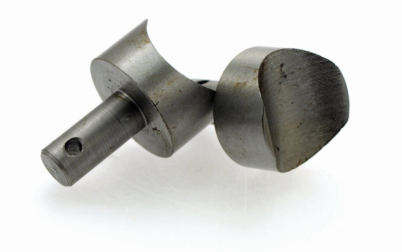 Solo seat bracket, welds on frame 1