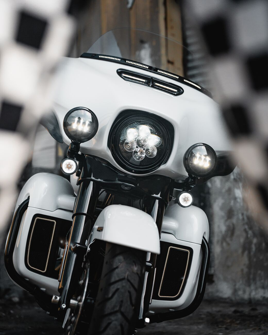 Custom Dynamics Lamp Passing 4.5