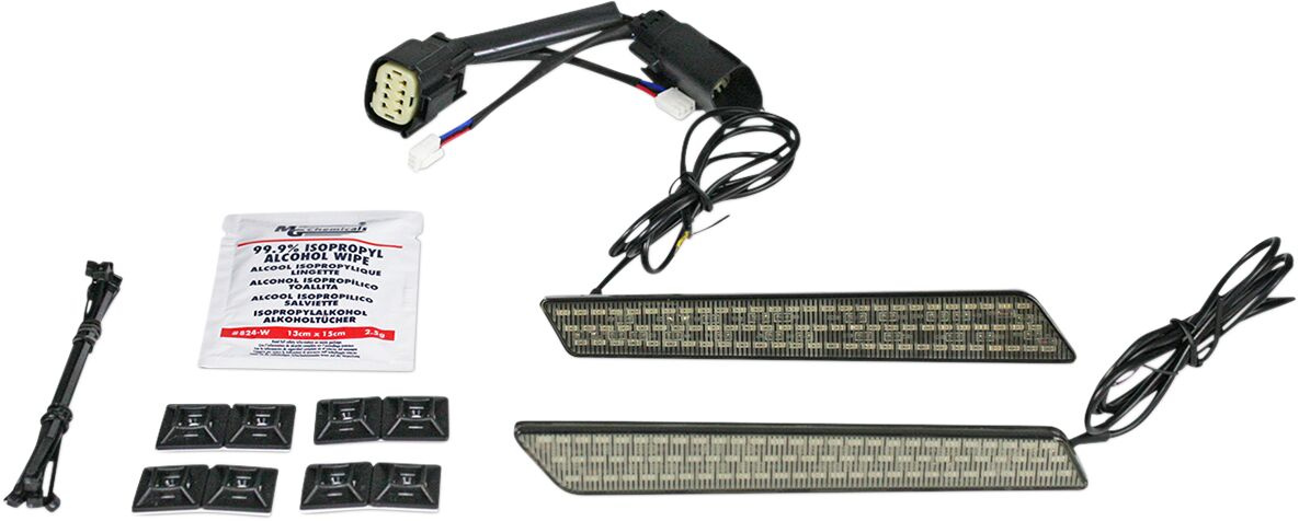 Custom Dynamics  Light Sbag Latch Ss8 Smk