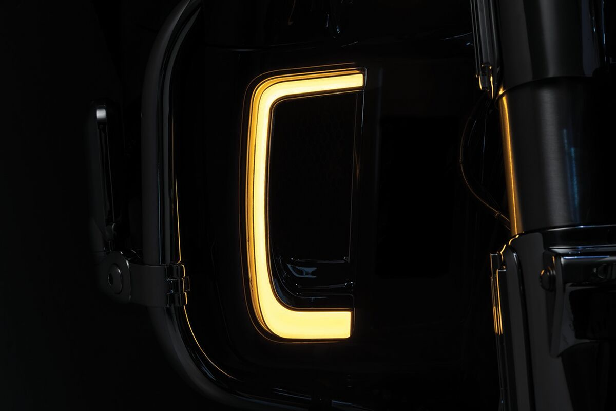 Kuryakyn Tracer L.E.D. Fairing Low Grill Lower Tracer W/Led - Fl