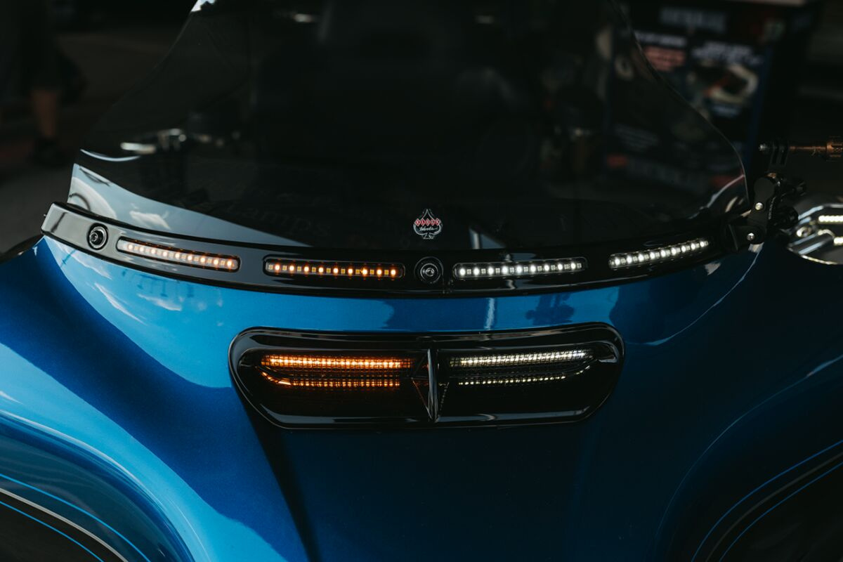 Custom Dynamics Led Vent Insert - Amber/White - Black W/ Black Mesh Ba