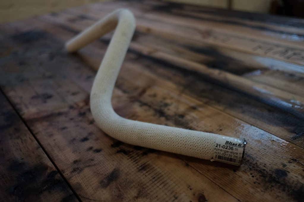 Ett halvt Aph�ngar-styre 1 H25cm, B43.5cm, P14cm