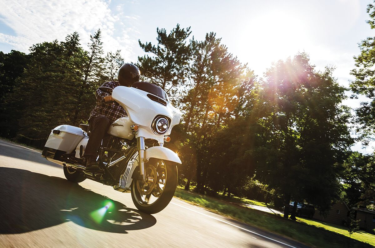 Kuryakyn Regulator Cover Precision Chrome For Milwaukee 8 Cover Voltag